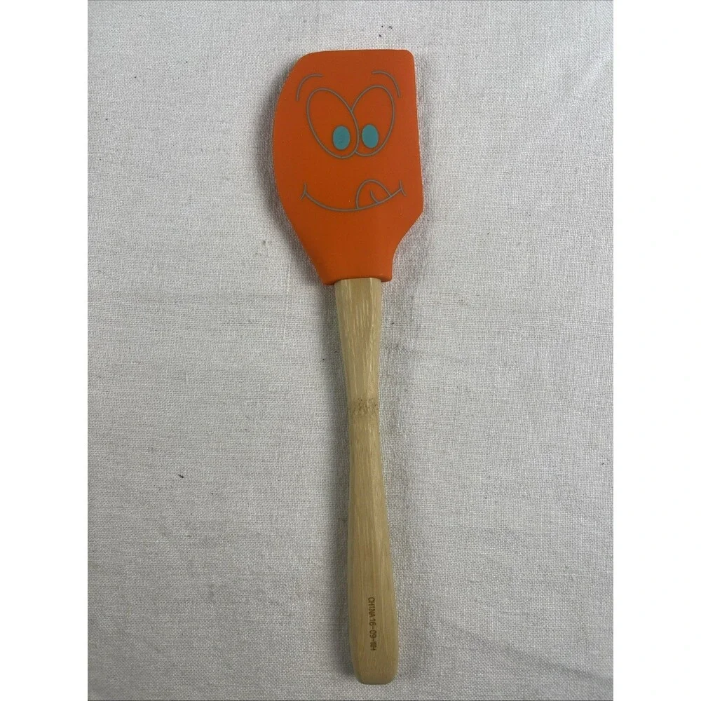 Pampered Chef Funny Face Kitchen Scraper 1405